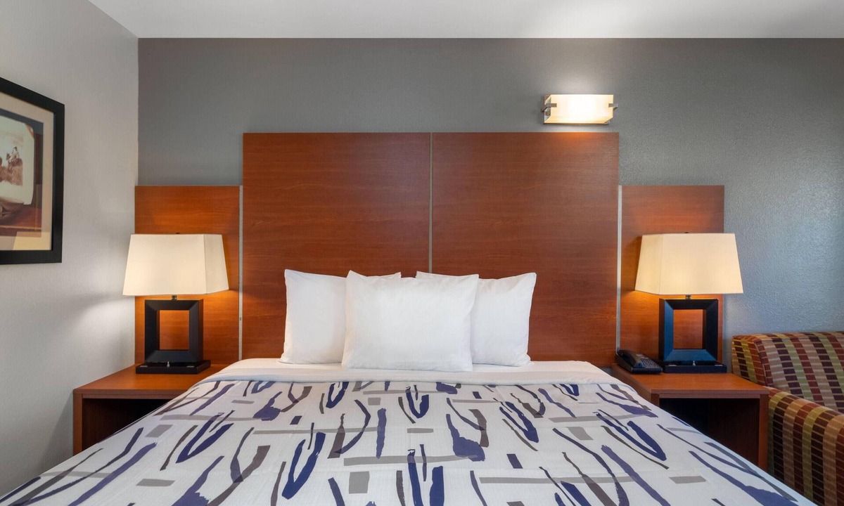 Westside Hotel | Travelodge by Wyndham Albuquerque West