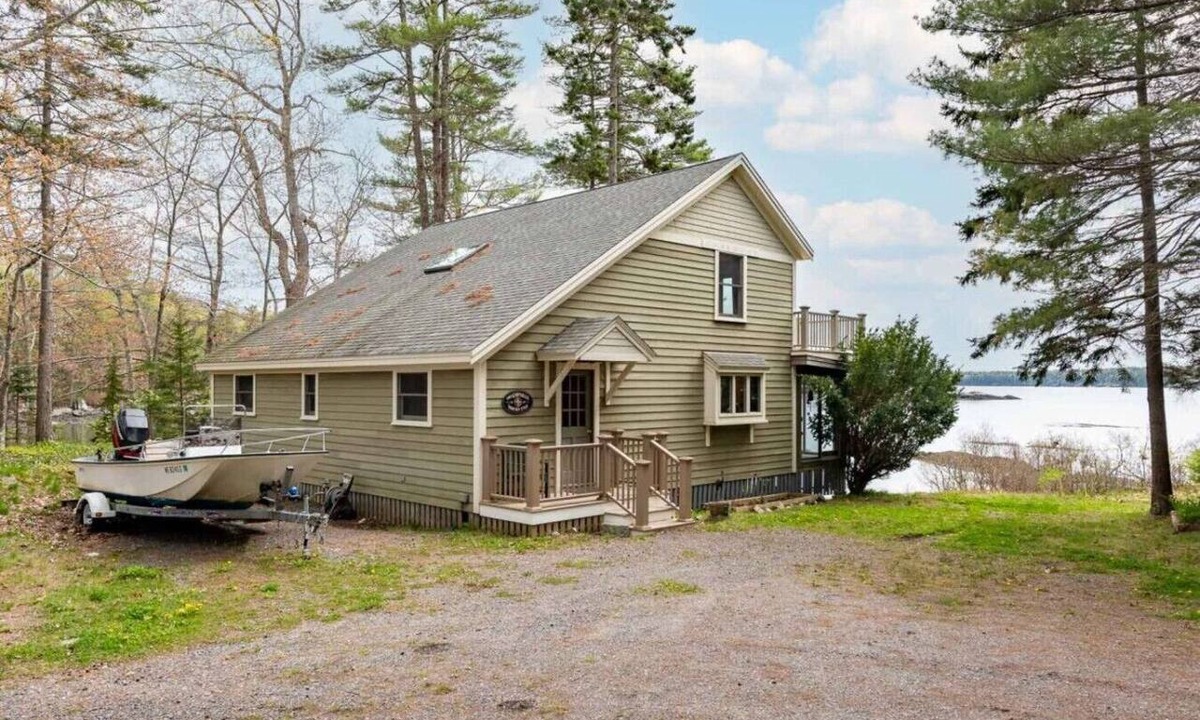 Boothbay House | Trick`s End by Sea Maine