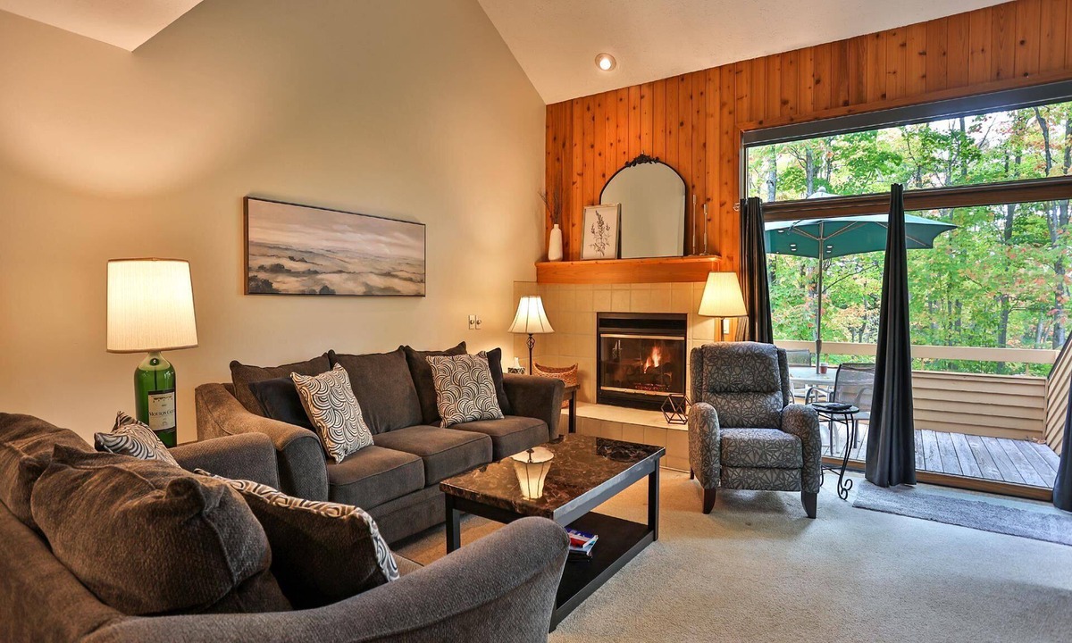 Harbor Springs Condo | Trout Creek Condo - #137 - Harbor Springs Michigan - Sleeps 9