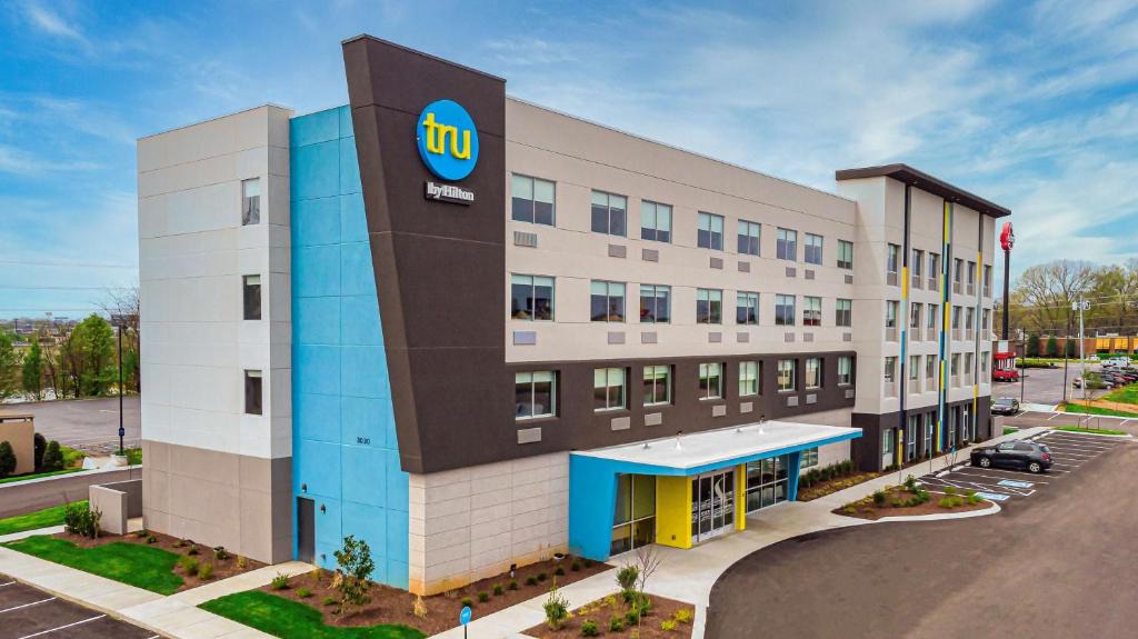 Clarksville Hotel | TRU By Hilton Clarksville