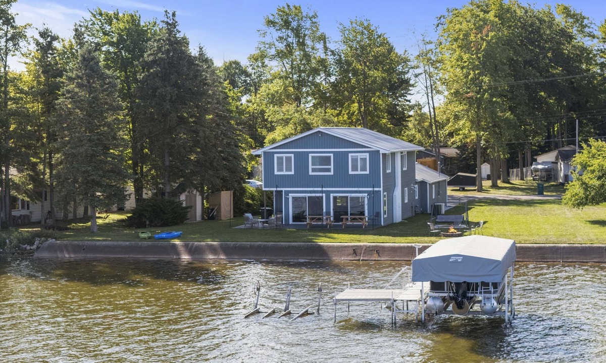 Prudenville House | True Houghton Lakefront | Double Lot & Dock