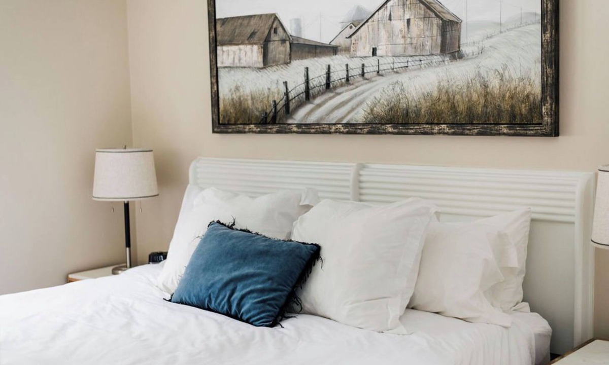 Boyne Falls Ski Chalet | Tucked Away: Steps to Lift: Sleeps 6