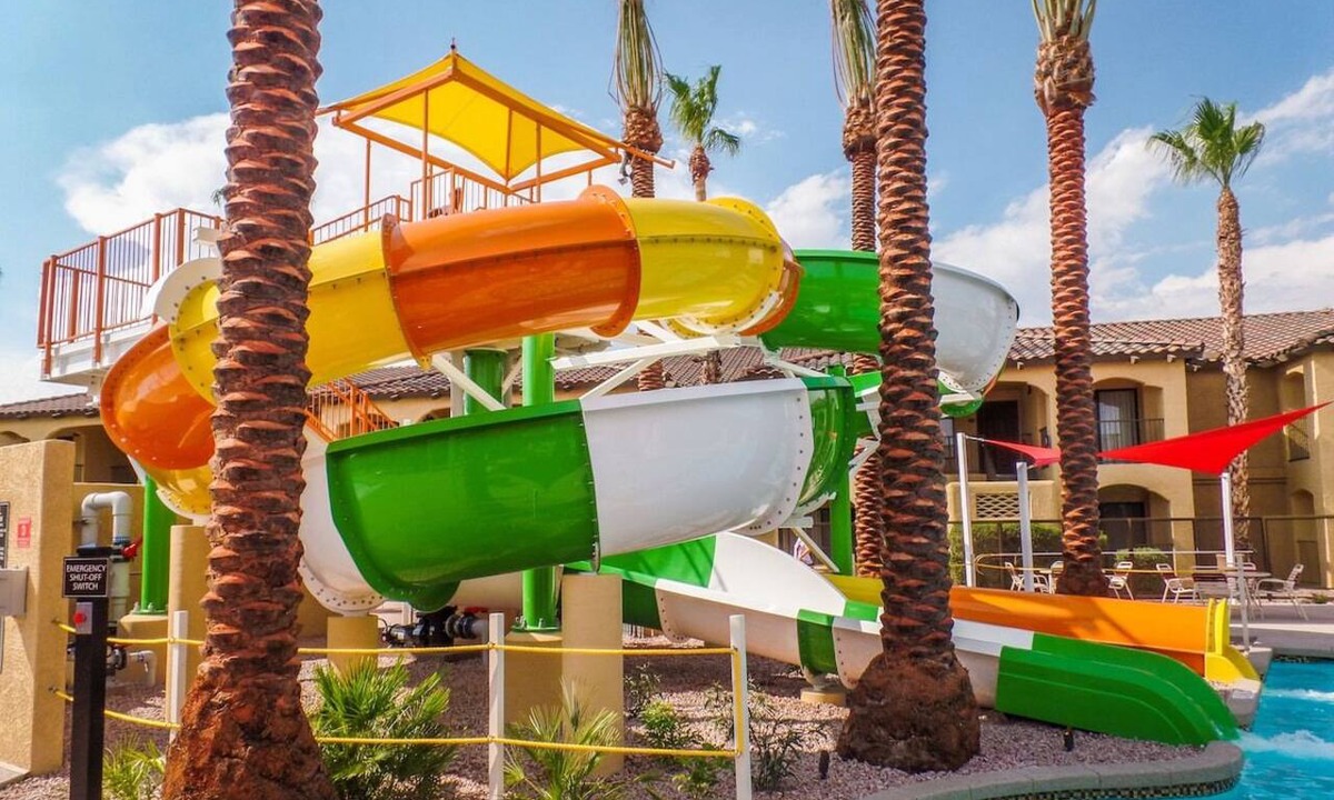North Scottsdale Hotel | Two 2BR Villas with Balcony, Full Kitchen l Splash Pool & Game Room Access