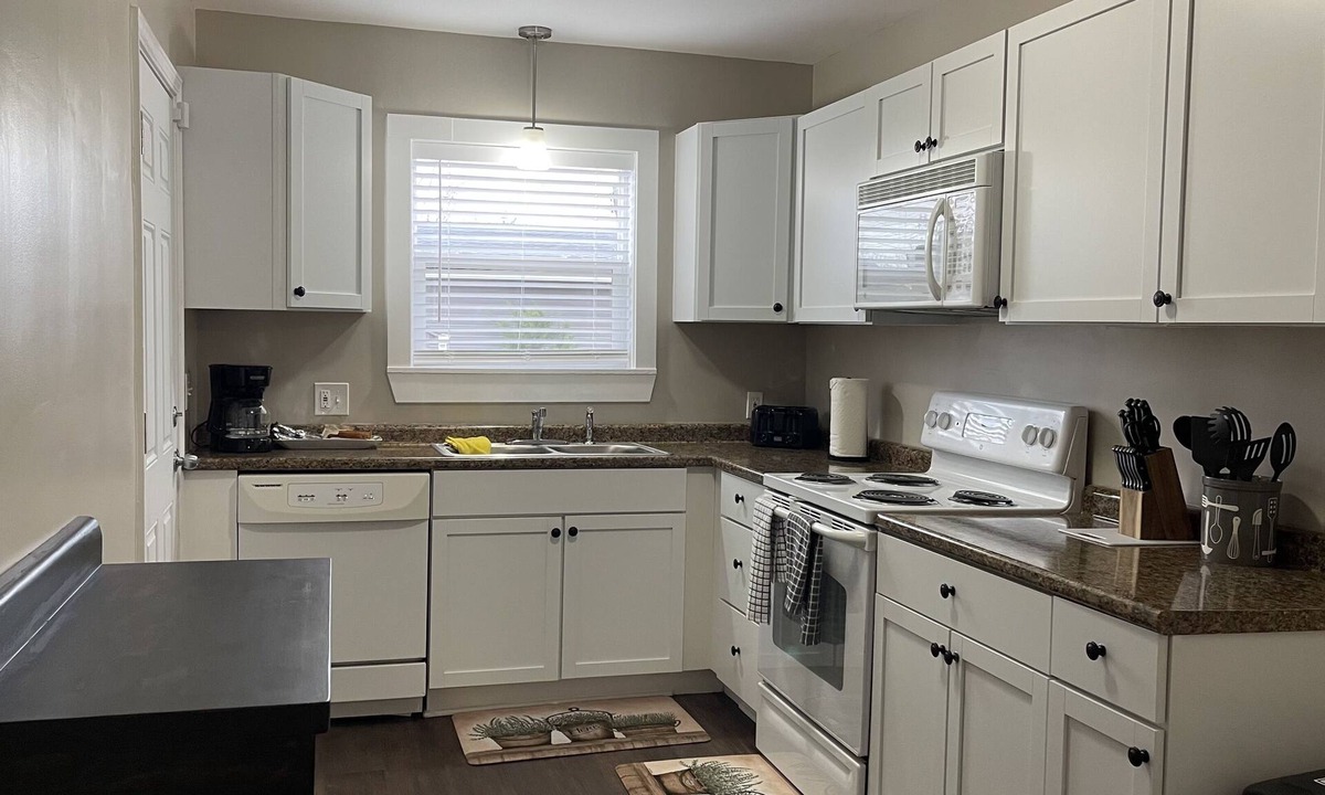 Irvington Condo | Two Bedroom Apartment close to downtown - Unit #2