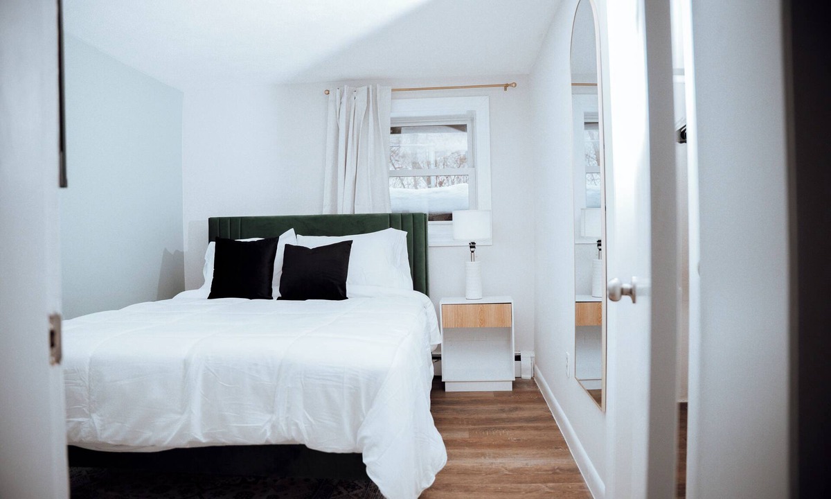 Revere House | Two Bedroom Home, 10min Downtown Boston, Logan Airport and Free Parking