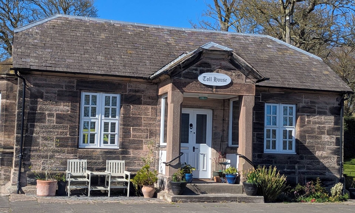 Berwick-upon-Tweed Cottage | Unique Historic Toll House Berwick upon Tweed.