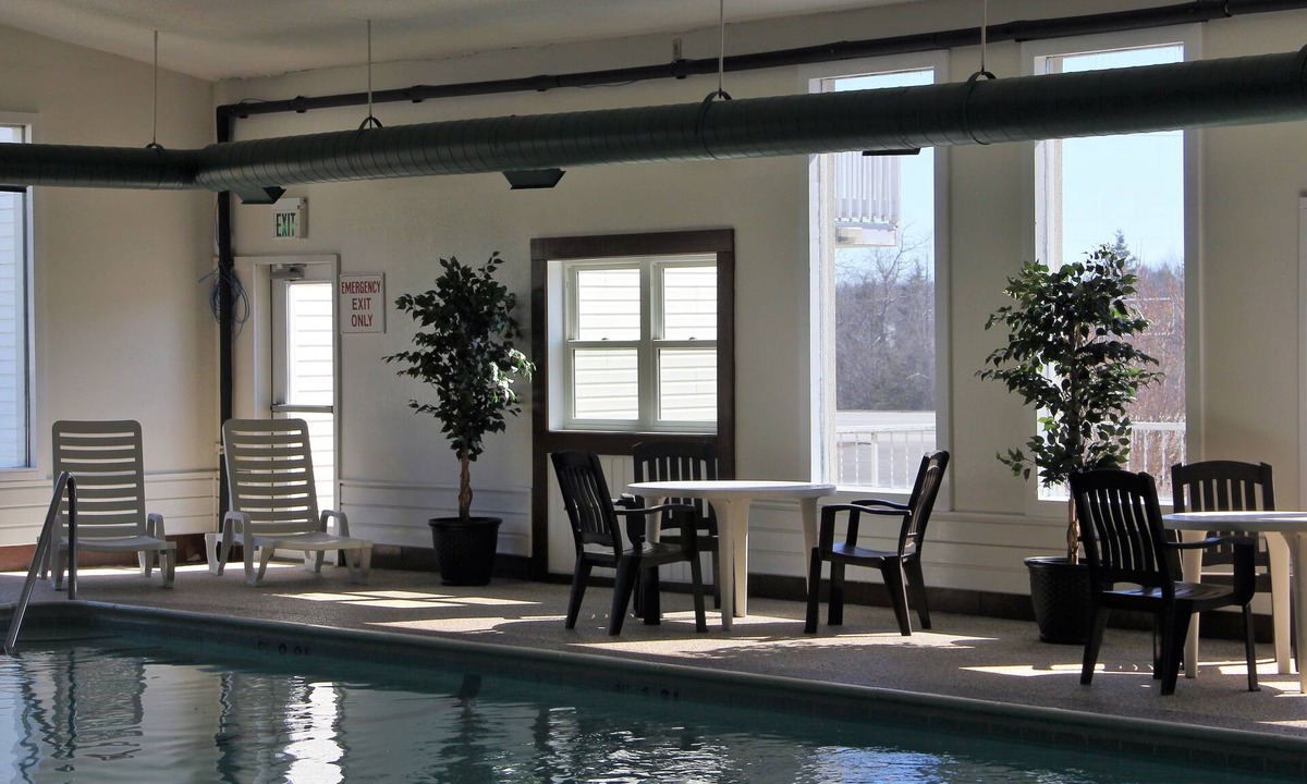 St Ignace Hotel | Up North Hotel (formerly Voyager Inn)