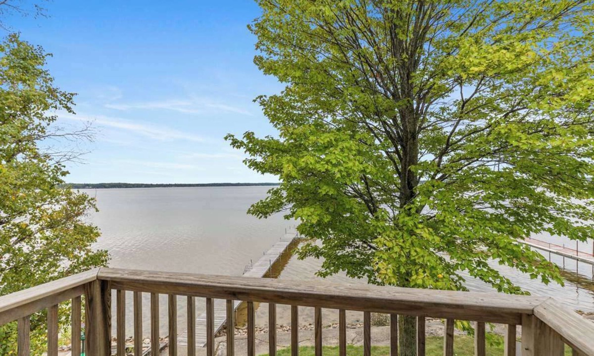 Lake City Apartment | Upper Level Lakeview Room