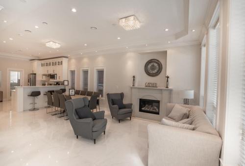 Renfrew-Collingwood House | Upscale 4BR Vancouver