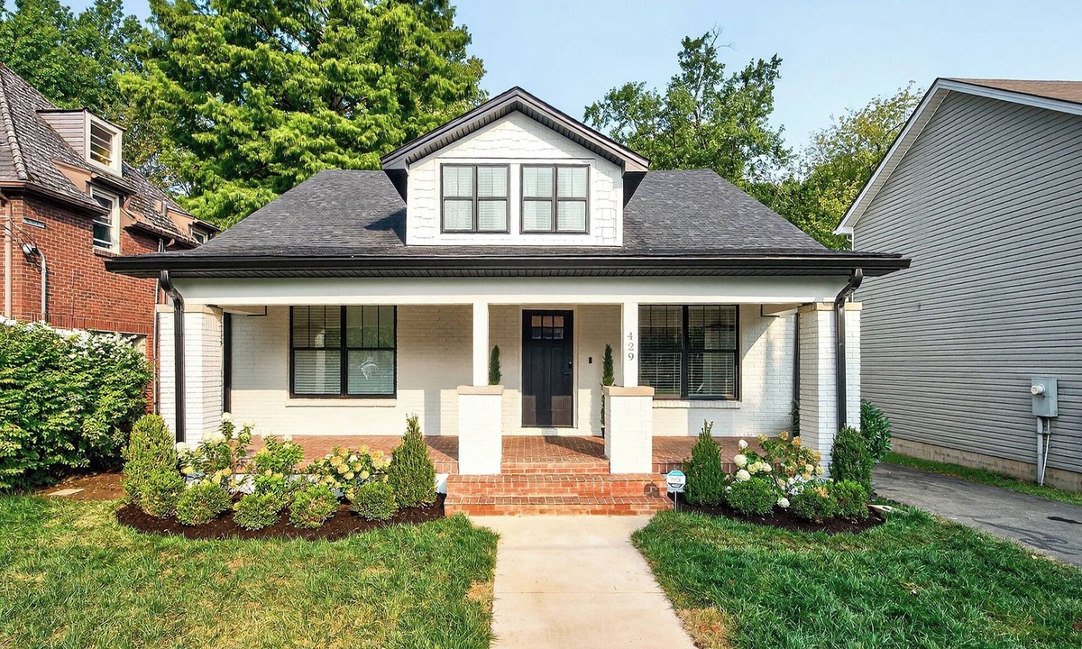 Hollywood - Mt. Vernon House | Upscale 6 Bedroom Home Near Stadium and Restaurants