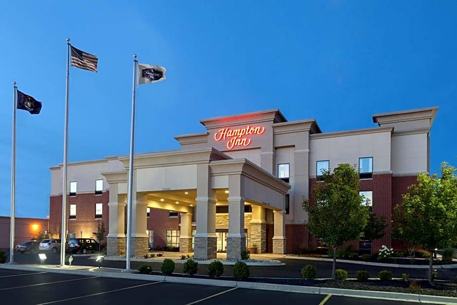 Clinton Township Hotel | 2-Star Hotel ∙ Hampton Inn Detroit Roseville