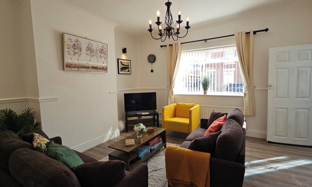 Ushaw Moor House | Ushaw Hilltop View- Comfortable 2-Bed Home Near Durham University & City