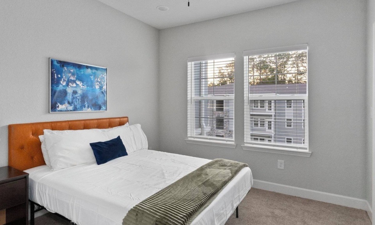 Newberry Apartment | Vanguard 1BD 6 - One Bedroom Apartment, Sleeps 2