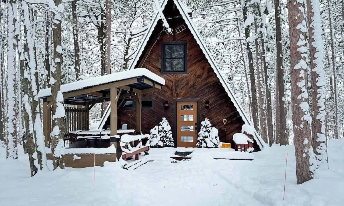 Indian River Cabin | Veaux Pines · Winter Escape Aframe*HotTub*Fireplace*KingBed