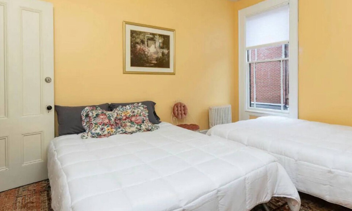 Parkside Apartment | Victorian Uptown Private Suite