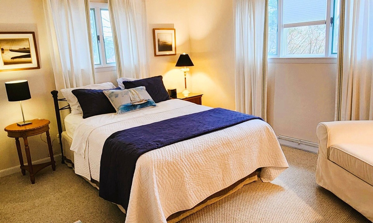 Suttons Bay House | Village home in Suttons Bay. Walk to everything. Air, grill, WIFI