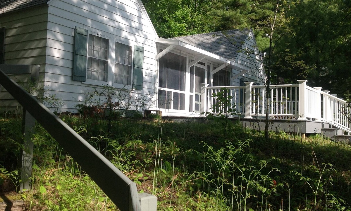 Frankfort Cottage | Vrbo Property