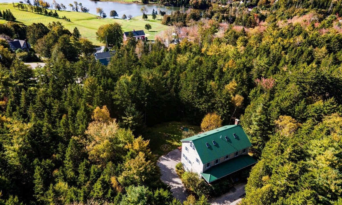 Southwest Harbor Apartment | Walk to Acadia Trails - Flying Mountain Apartment