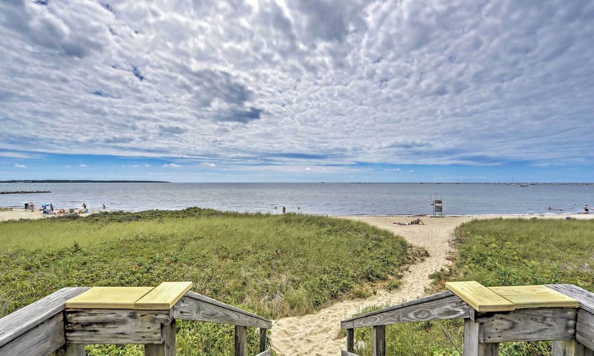 Hyannis Cottage | Walk to Beach! Hyannis Family Haven w/Deck