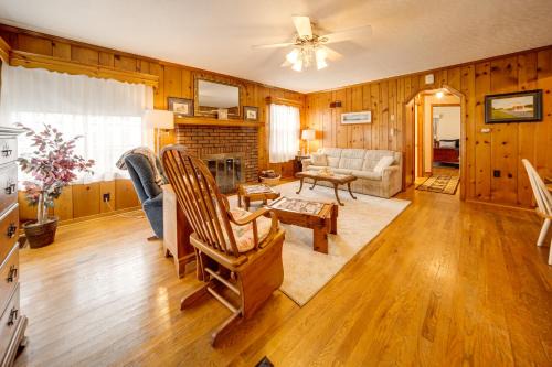 Edinboro House | Walk to Edinboro Lake: Cozy Cottage w/Porch!