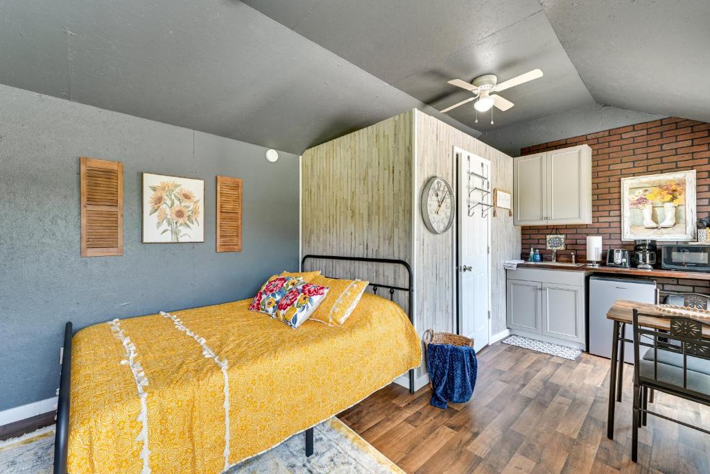 Brownsville Apartment | Walk to Mammoth Cave! Quiet Studio w/Fire Pit