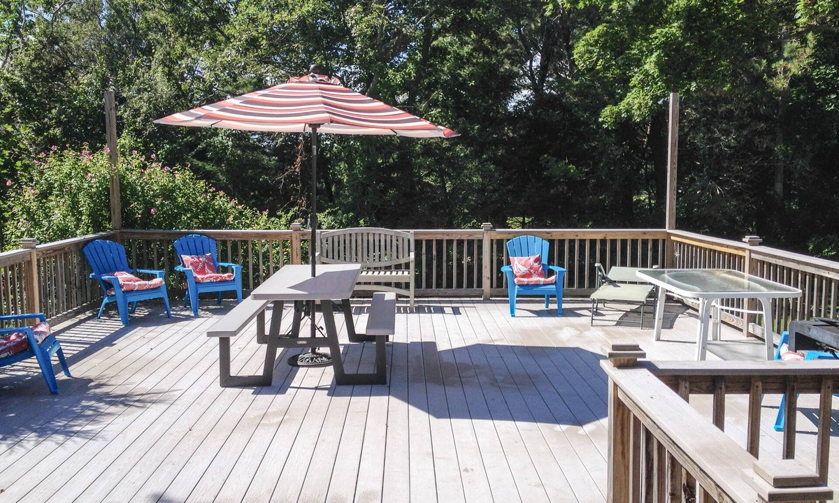 Dennis House | WALK to Mayflower Beach CLEAN home. Perfect family vacation. Great deck & yard