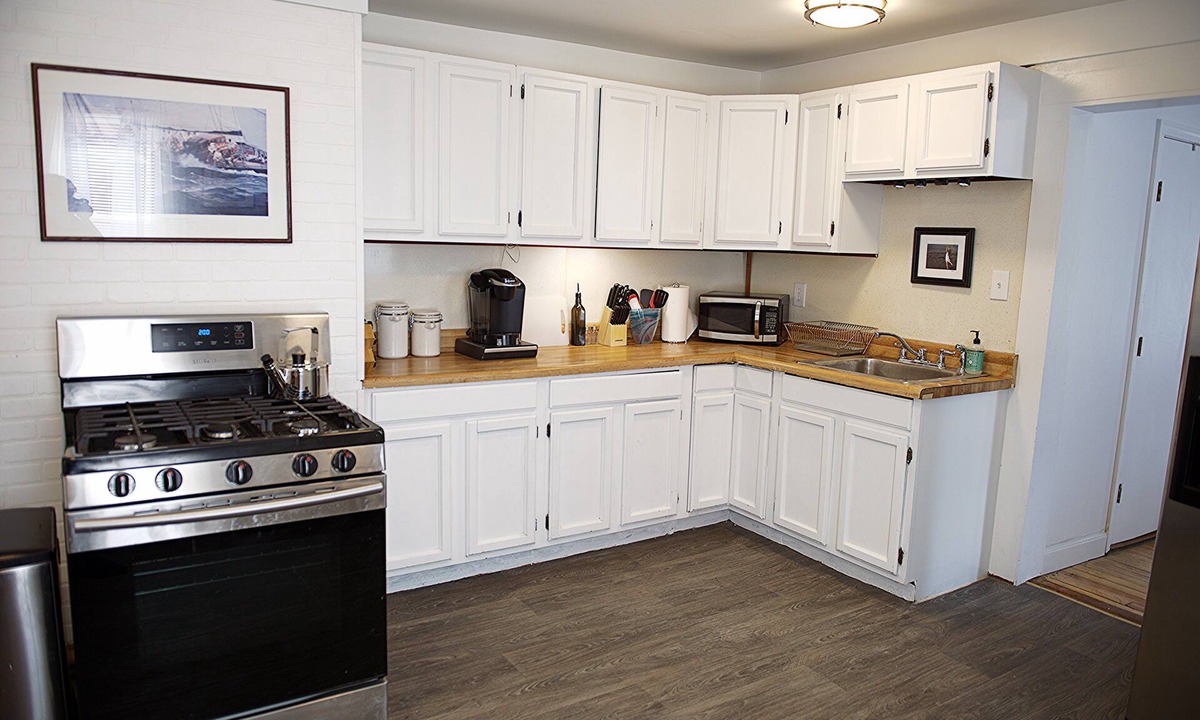West End Condo | Walk to Old Port ♦ West End Condo ♦ Parking