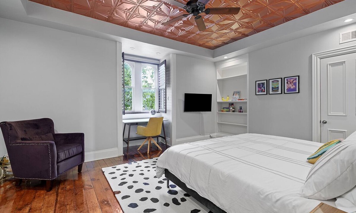 Manchester House | Walk to Stadiums. Good for Groups! 4+ Parking spots.