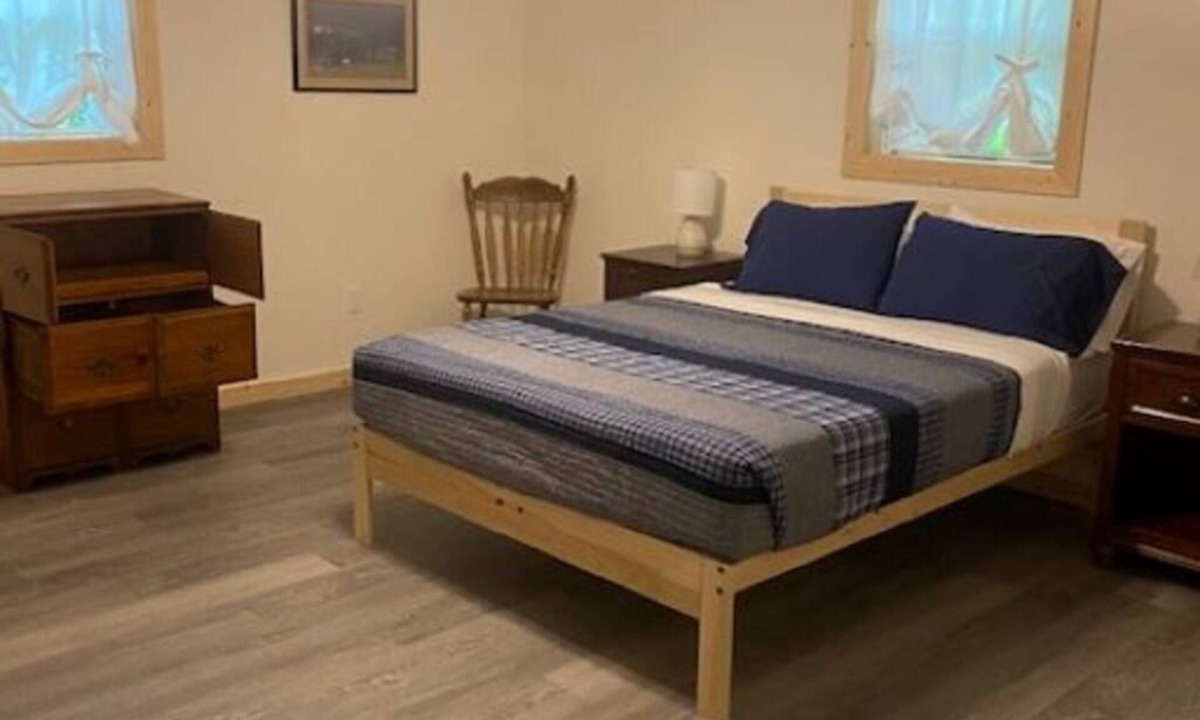 Pymatuning North Cottage | Walk to the Lake Newly Remodeled Cottage