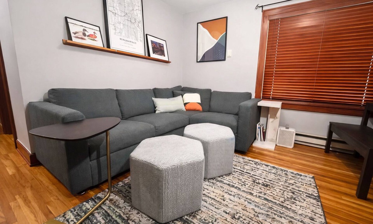 Ecco Condo | Walkable Uptown Condo, 2 bedroom with bidet