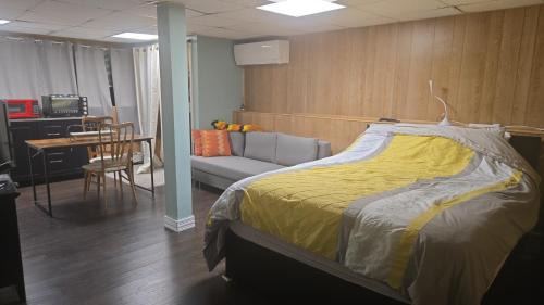 Revere Apartment | Walking distance to Wonderland Train Station