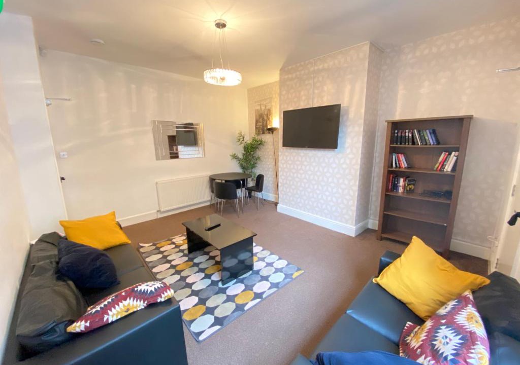 Heaton Apartment | Warwick Street Professional Lets