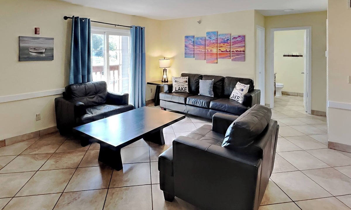 Put-in-Bay Condo | Watch the Splash—You’re That Close | 8 ppl | C6