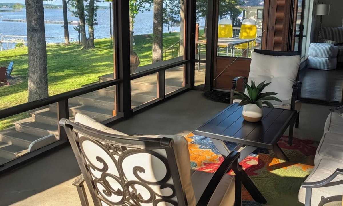 Afton Cabin | WATER WATER EVERYWHERE on Monkey Island Grand Lake. Waterfront and Pet Friendly!