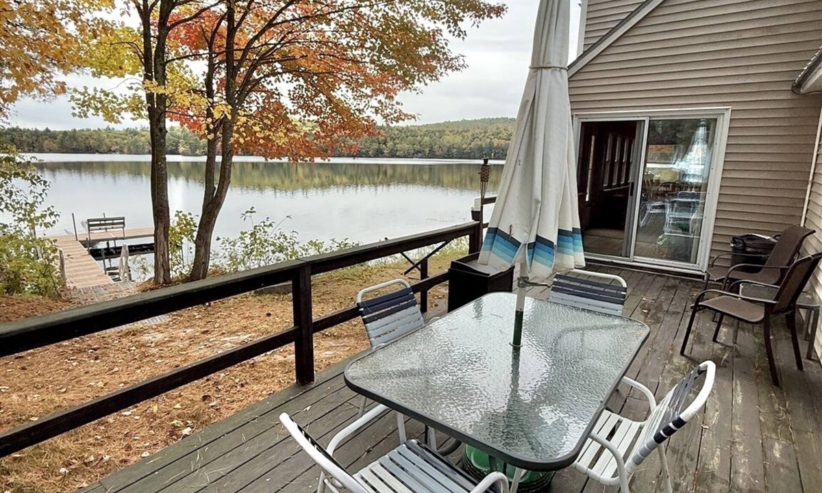Sebago House | Waterfront 4 Bedroom 2 Bath on Barker Pond in Sebago