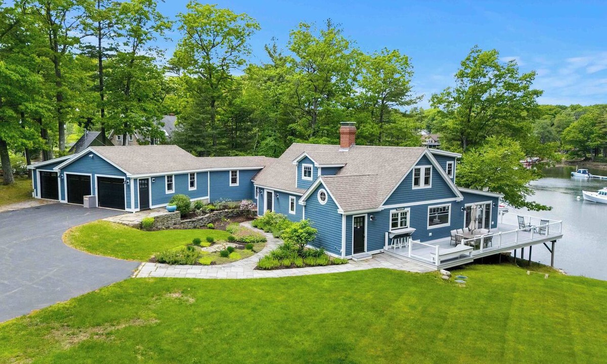 Portsmouth House | Waterfront | 5BR | Portsmouth | Luxury Home | A/C