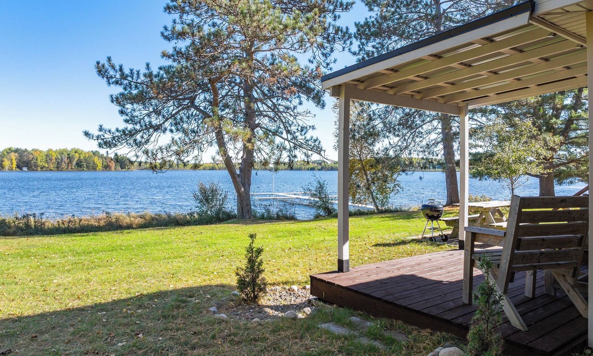 Phillips Cabin | Waterfront Cabin On Full Rec Lake - Sleeps 6