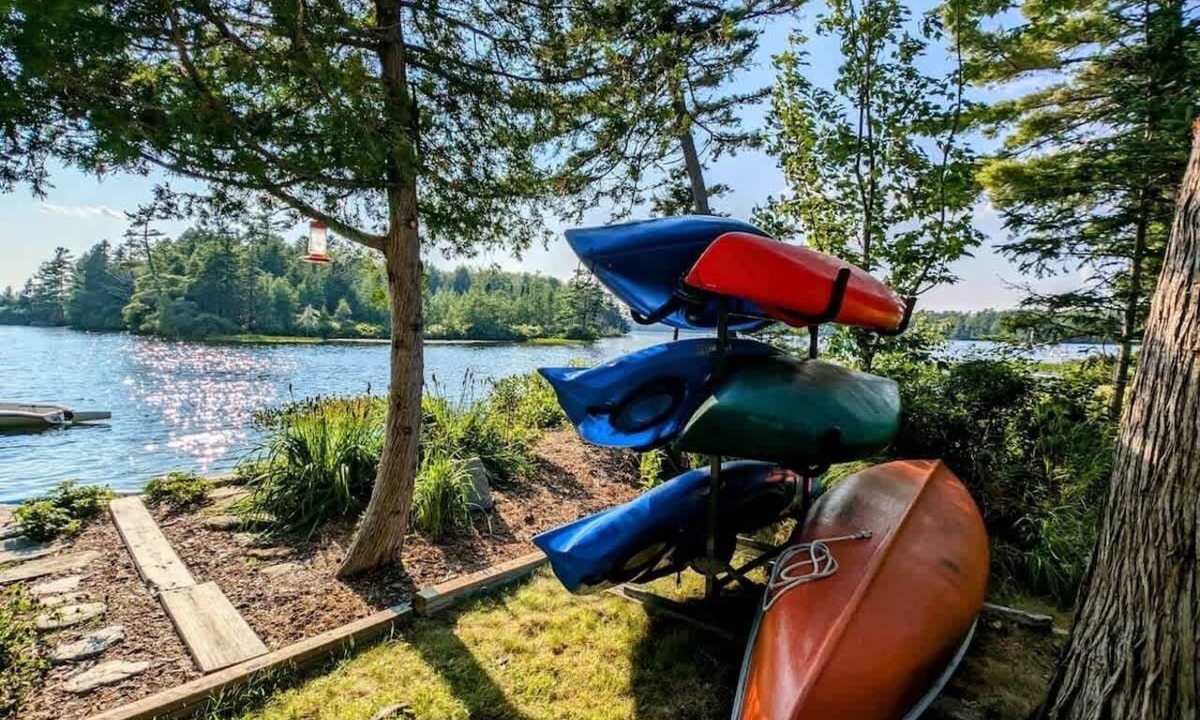 Franklin House | Waterfront Cabin with Kayaks & Fire Pit, 1 Dog ok