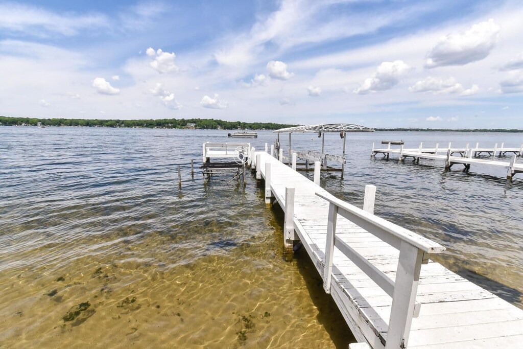Delavan Lake House | WATERFRONT- DELAVAN LAKE HOME, PIER-BEST SUNSETS!!