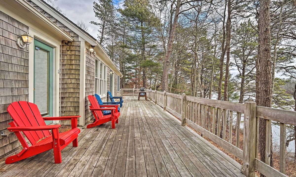 East Falmouth House | Waterfront Falmouth Home w/Dock on Jenkins Pond!