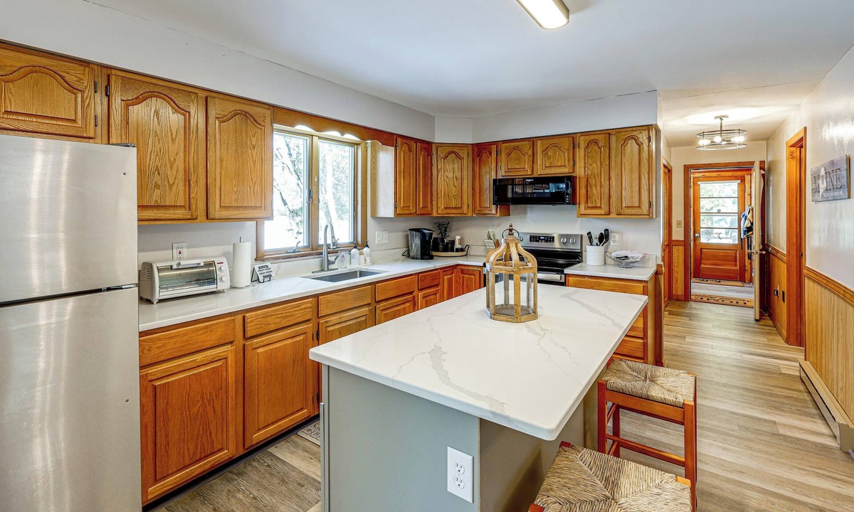Lincoln House | Waterfront Family Home w/Seasonal Dock in Lincoln