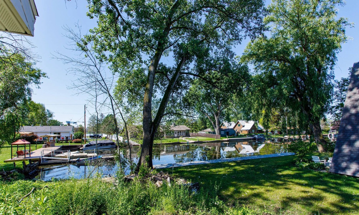 Sturgeon Bay Cabin | **Waterfront Home**
