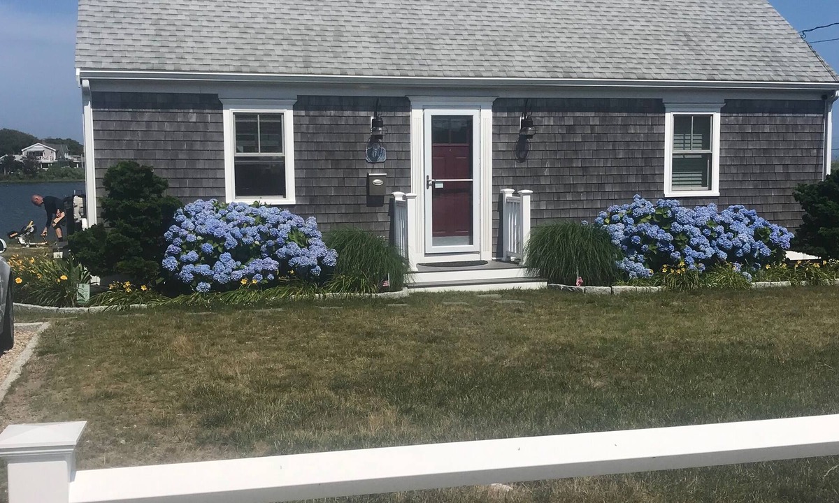 Falmouth Heights House | Waterfront In Falmouth Heights, Vineyard View, Walk To Beach… early July open!!!