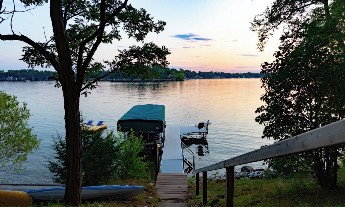 Wautoma House | Waterfront on Silver Lake, private pier, pontoon rental, family fun!