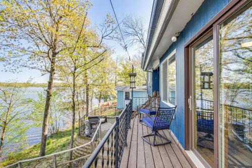 Aitkin House | Waterfront Spirit Lake Cabin w/Boat Rental!