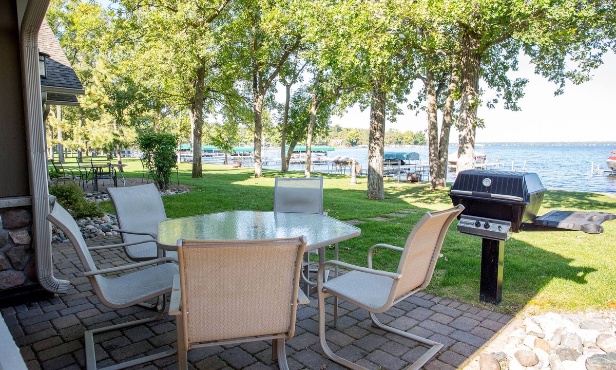 Nisswa House | Waterfront Townhome on Gull Lake | Pontoon Rentals Available