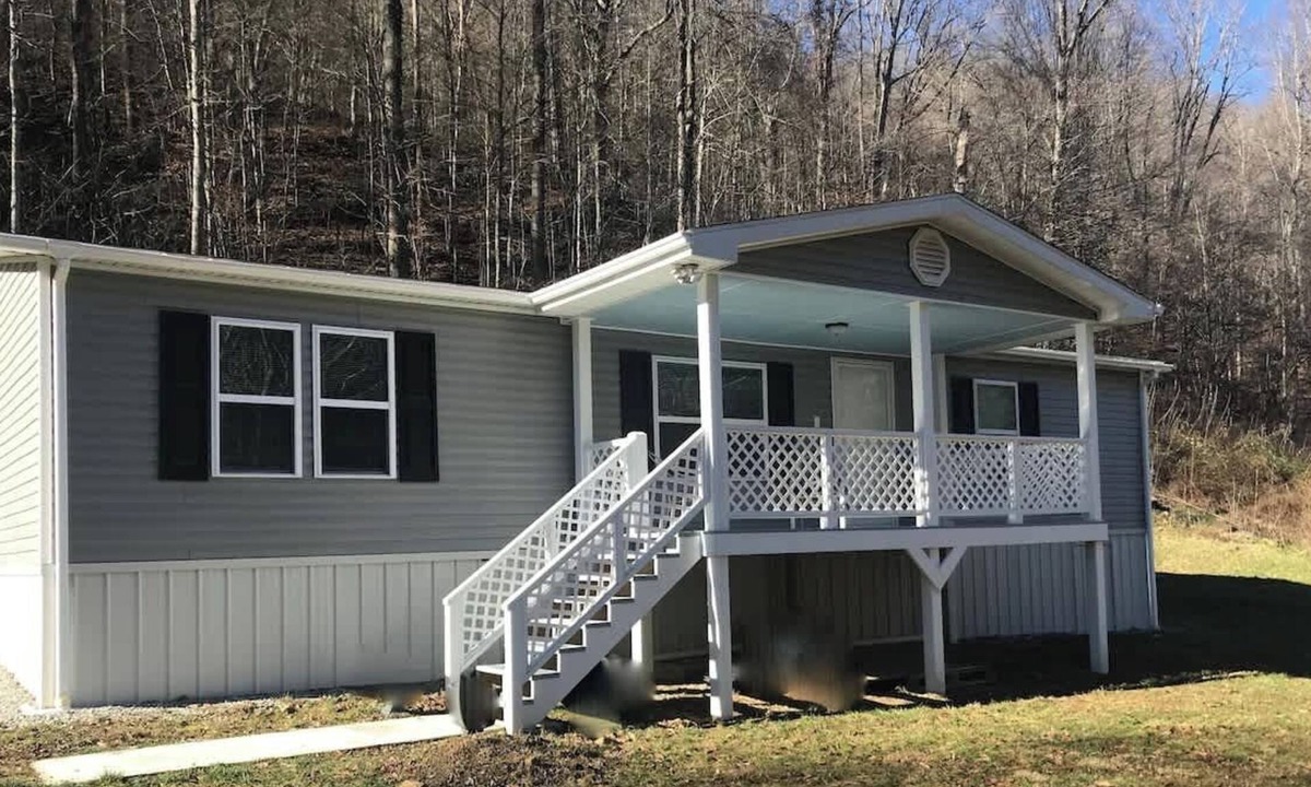 Hardburly House | Wayne's World - A Nature Lovers Dream!
