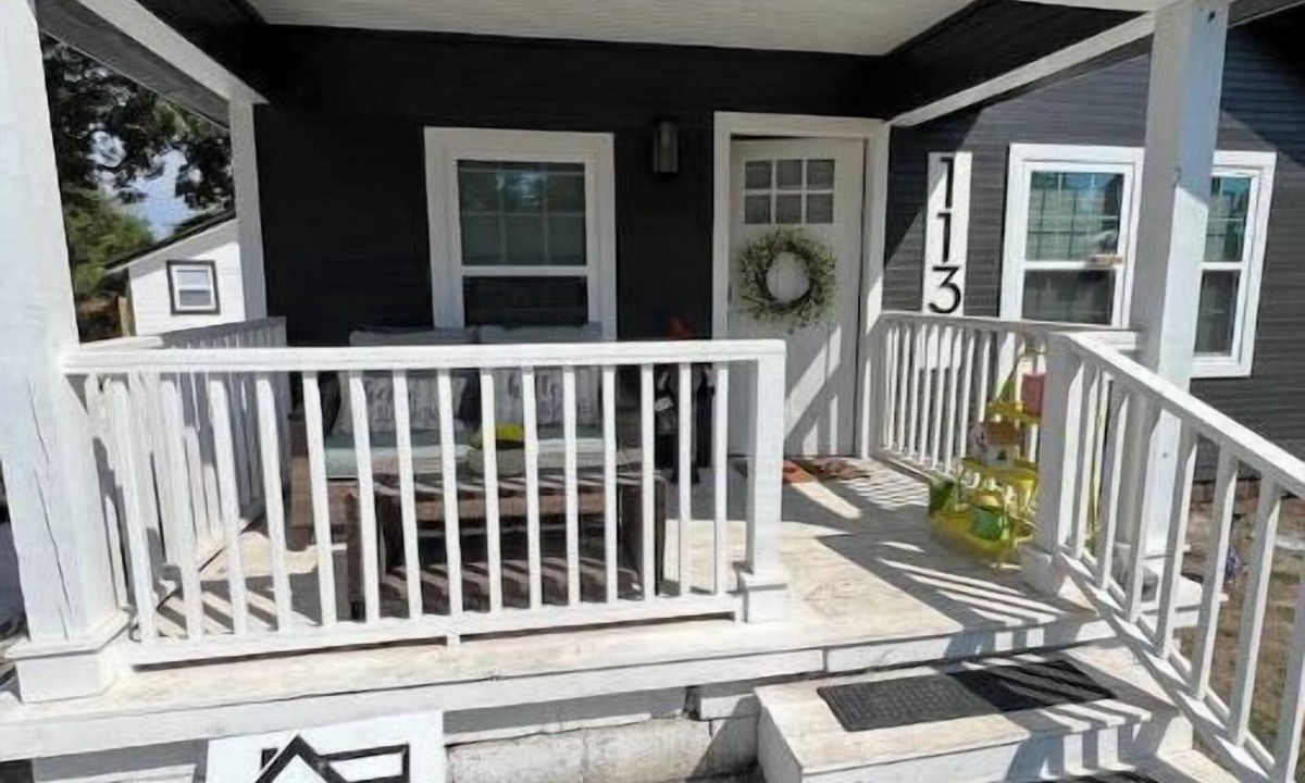 Tulsa House | Welcome to an exquisite 3-bedroom house