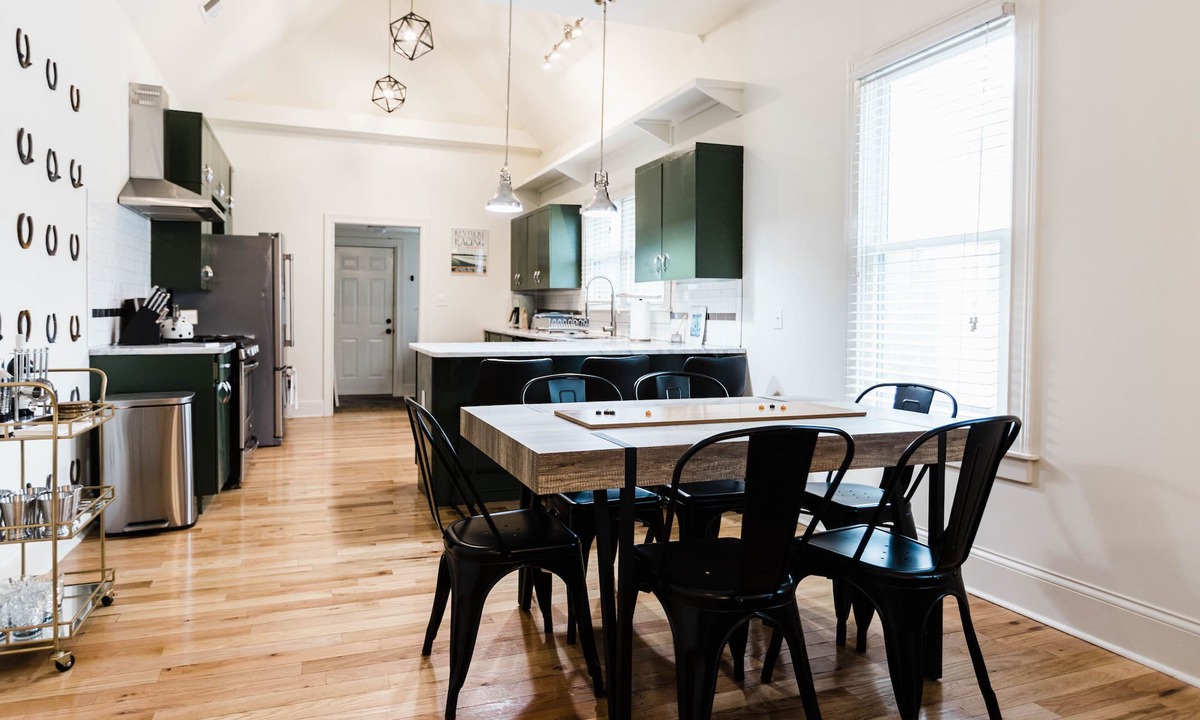 Lexington House | Welcome to “The Spot” - North Limestone/Downtown!