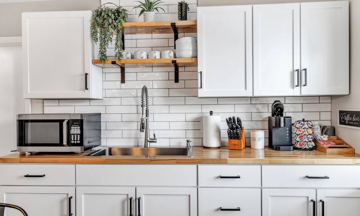 Algoma Apartment | Welcome to The Steele Magnolia! Completely renovated 2 bed/1ba plus bonus pull out couch. We are located directly across the street from Von Stiehl Winery and are just a few minutes walk to Crescent Beach!